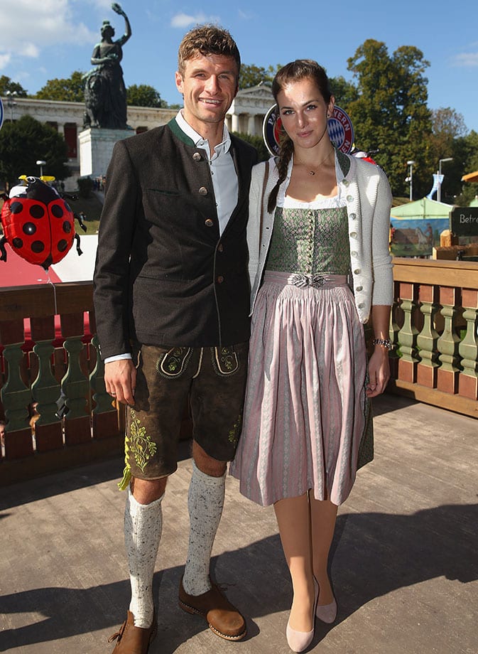 Thomas-Mueller-Oktoberfest-wife-Lisa-490651110.jpg